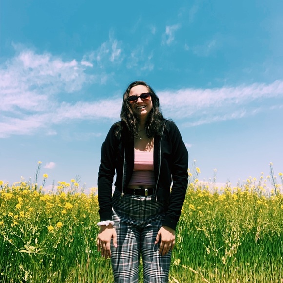 Meet your Posher, Miranda - Picture 2 of 2